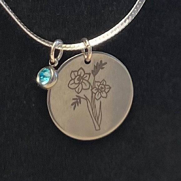 NWT - Birth Flower Necklace with Birth Month Charm - Picture 11 of 12